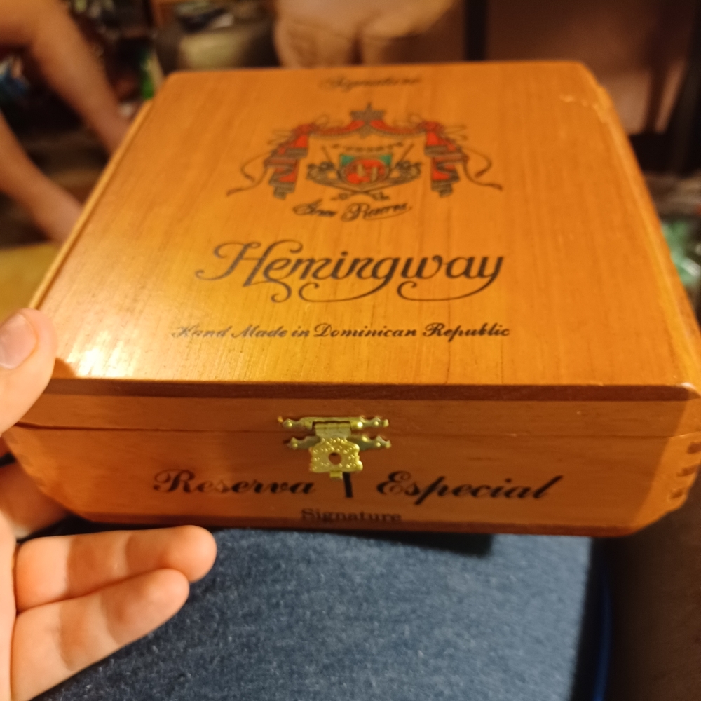 Cigarette Box - Picture 4 of 4
